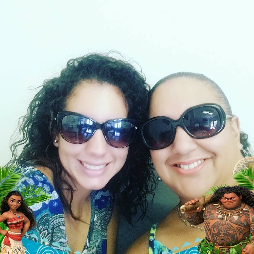 Meet your Posher, Dee dee